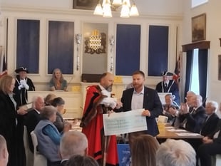 Mayor raises £1.4K for Armed Forces charity