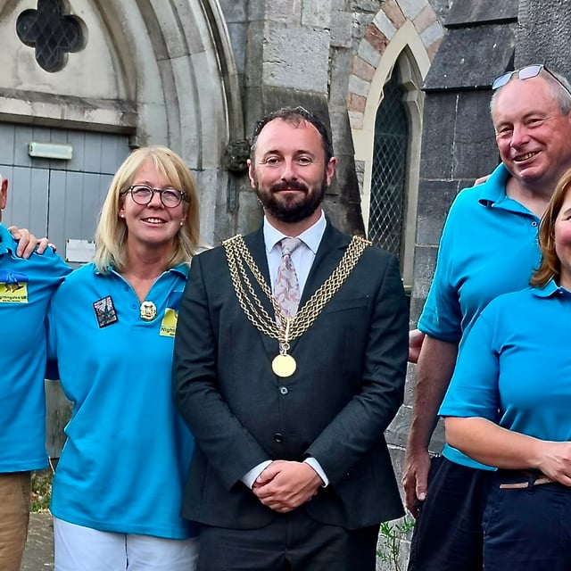 Village Ukraine aid charity thanked by military