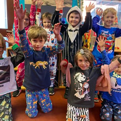 Pupils don daytime PJs to thank choir
